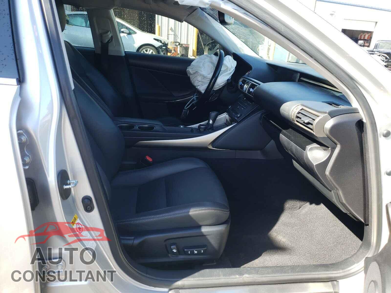 LEXUS IS 2016 - JTHBA1D20G5018307