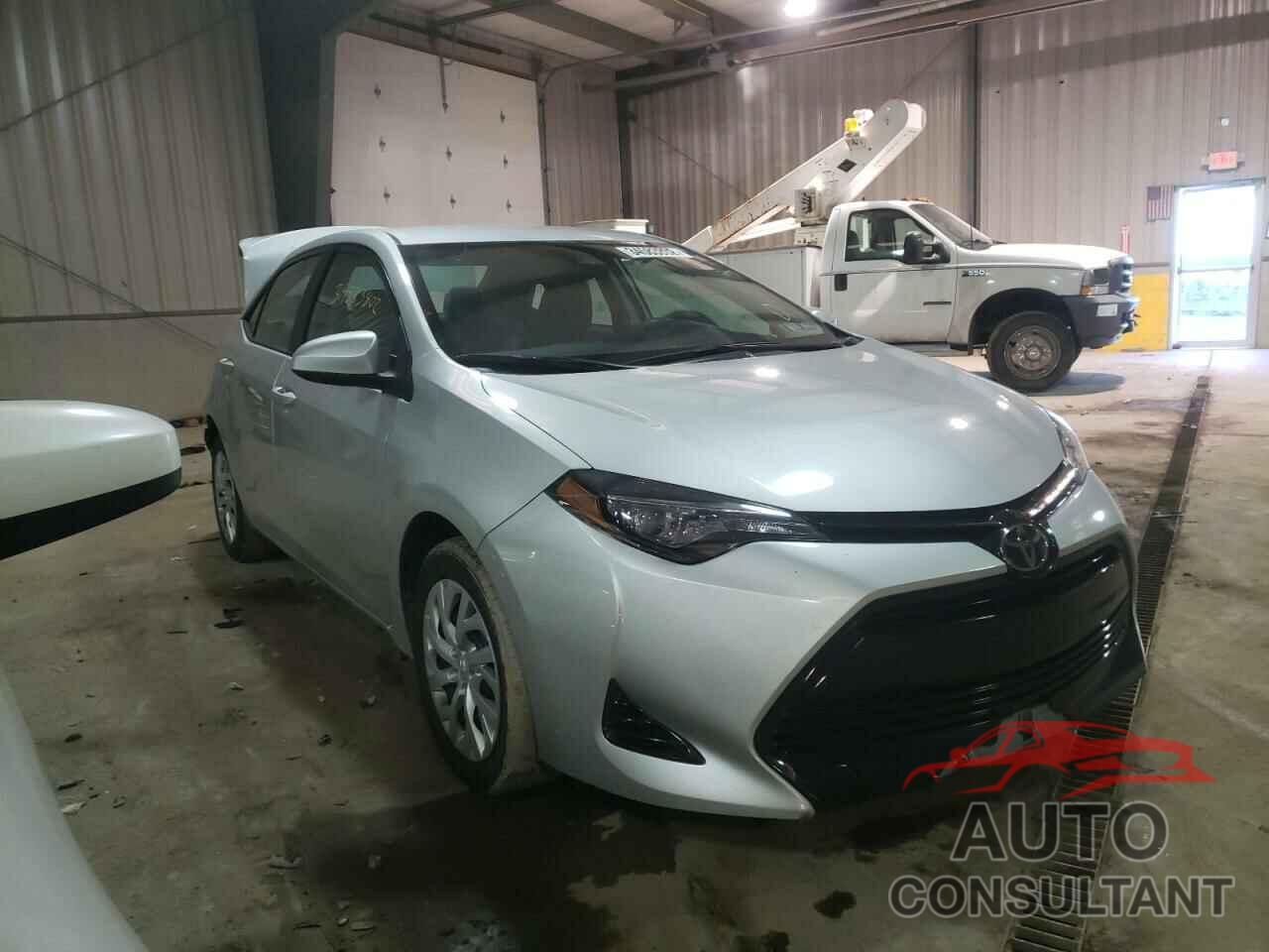 TOYOTA COROLLA 2018 - 5YFBURHE9JP853571