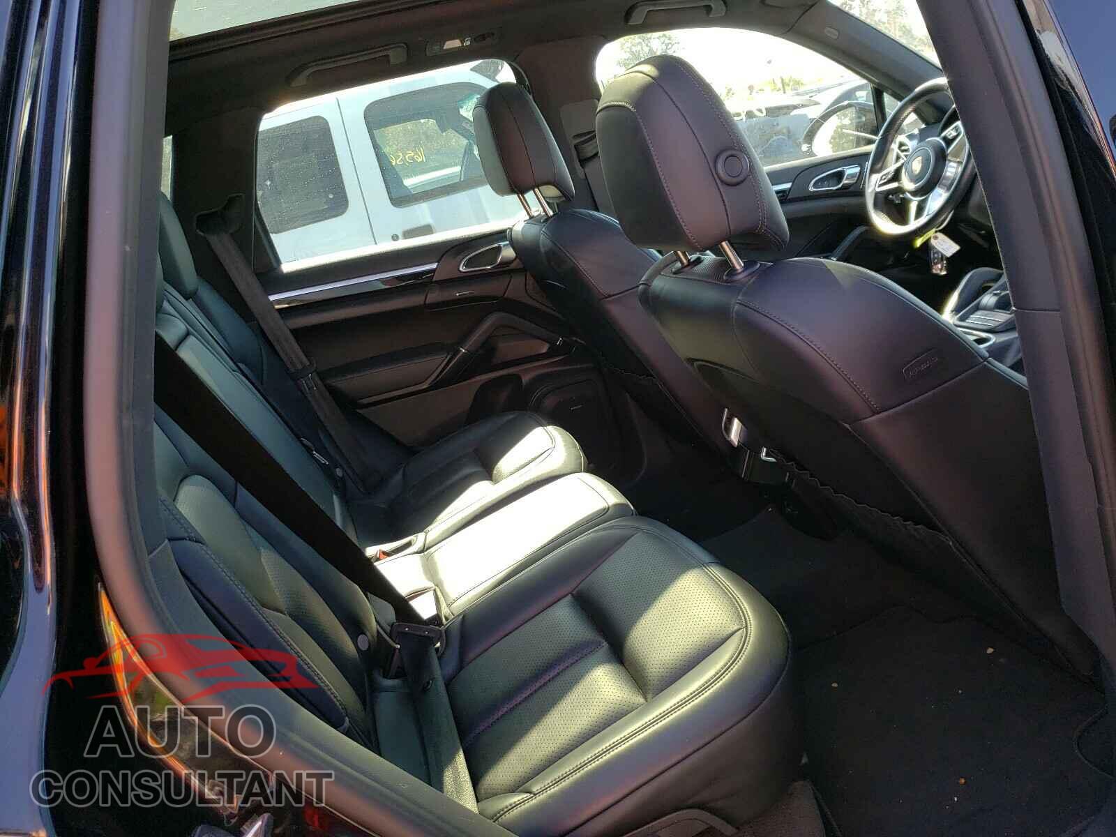 PORSCHE CAYENNE 2016 - WP1AA2A25GLA11676
