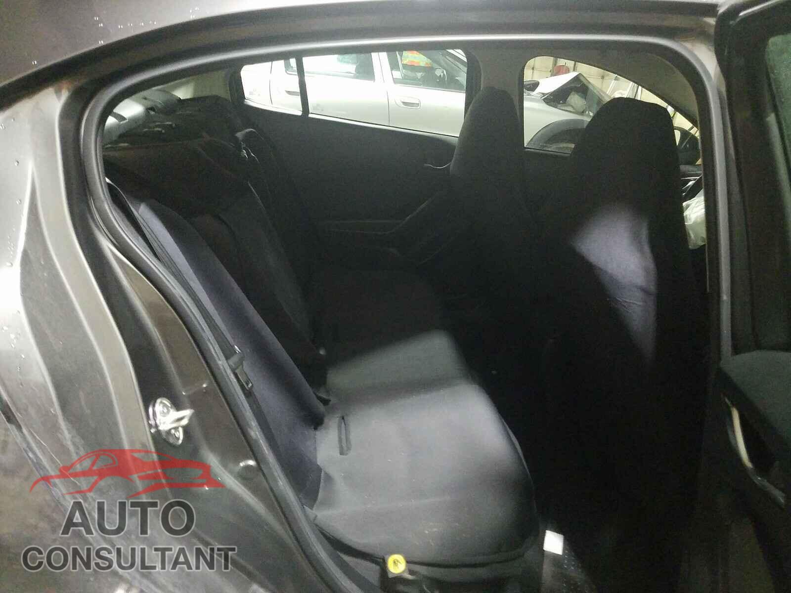 MAZDA 3 2018 - 3MZBN1U7XJM272025