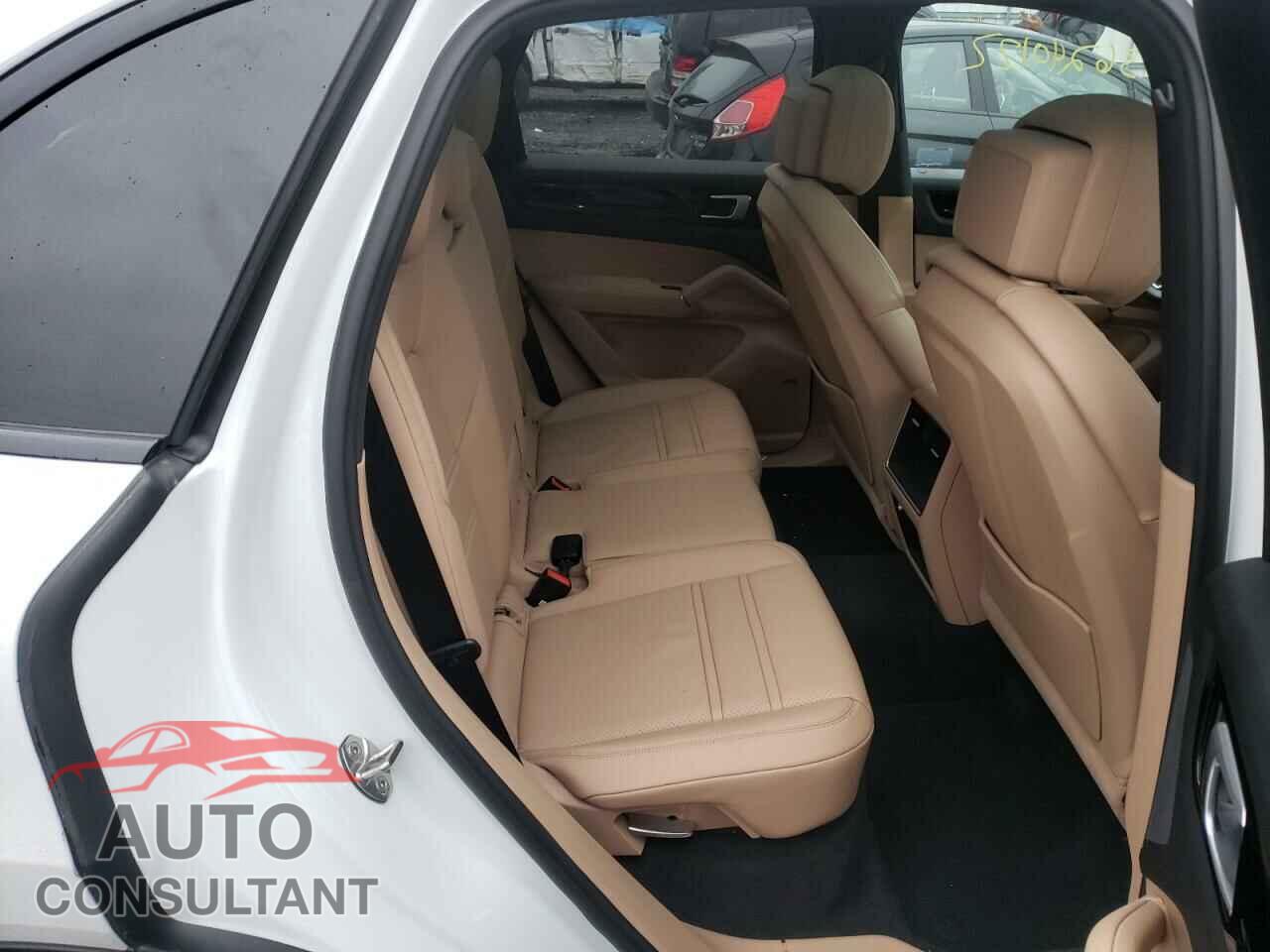 PORSCHE CAYENNE 2019 - WP1AA2AYXKDA00597