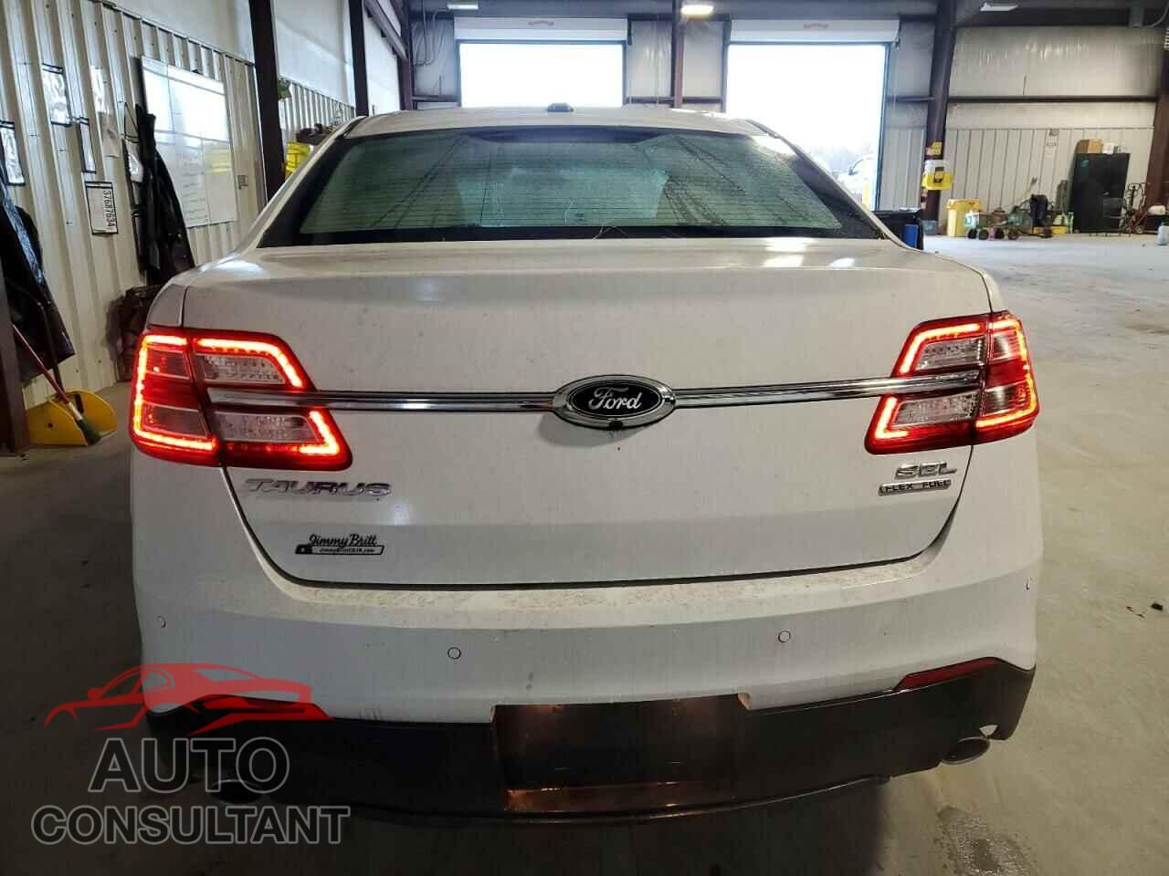 FORD TAURUS 2019 - 1FAHP2E81KG107292