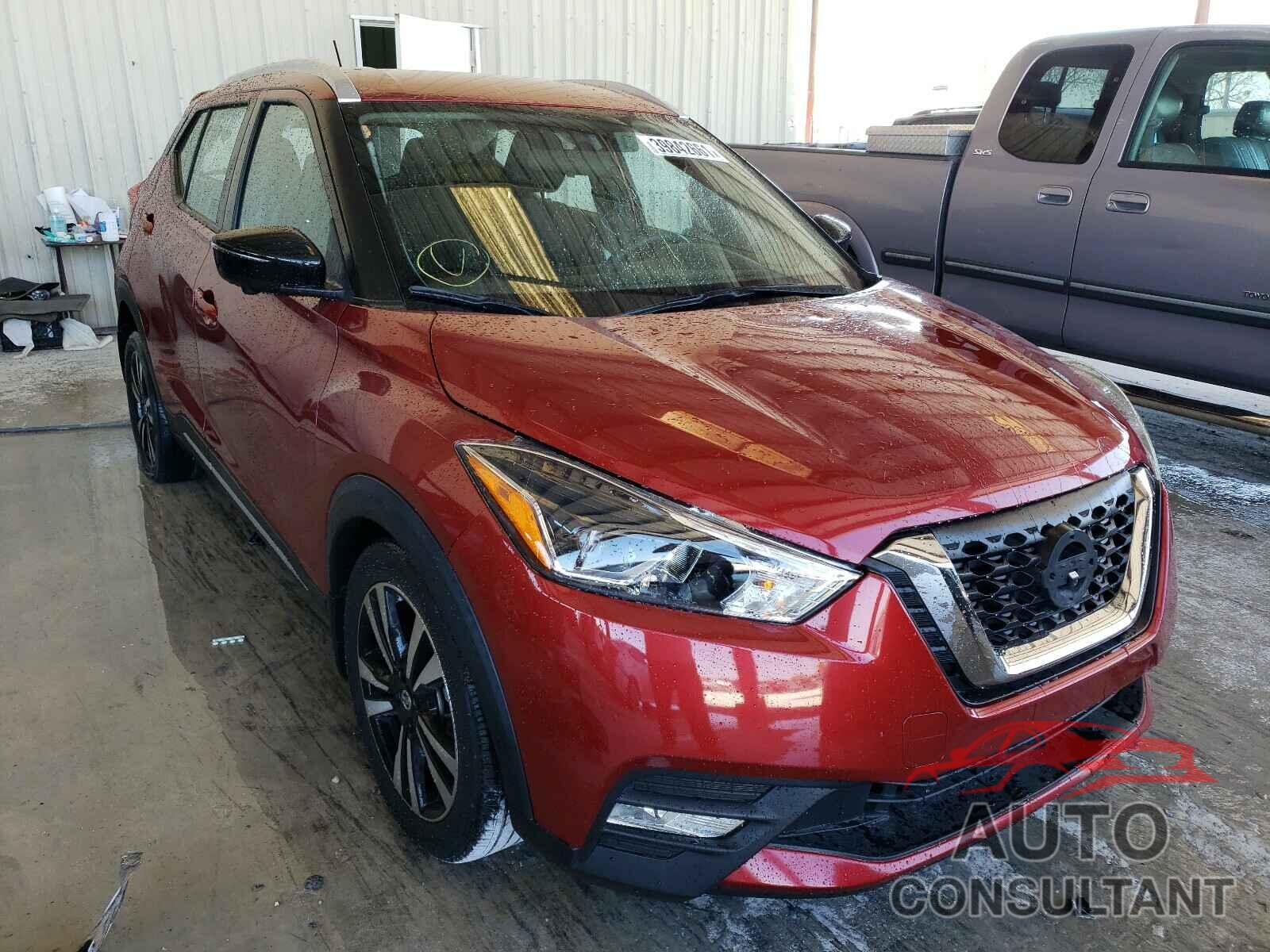 NISSAN KICKS 2018 - 3N1CP5CU3JL496925