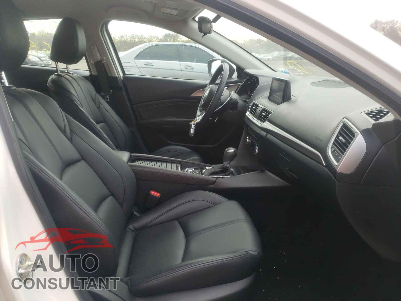 MAZDA 3 2017 - 3MZBN1V70HM152033