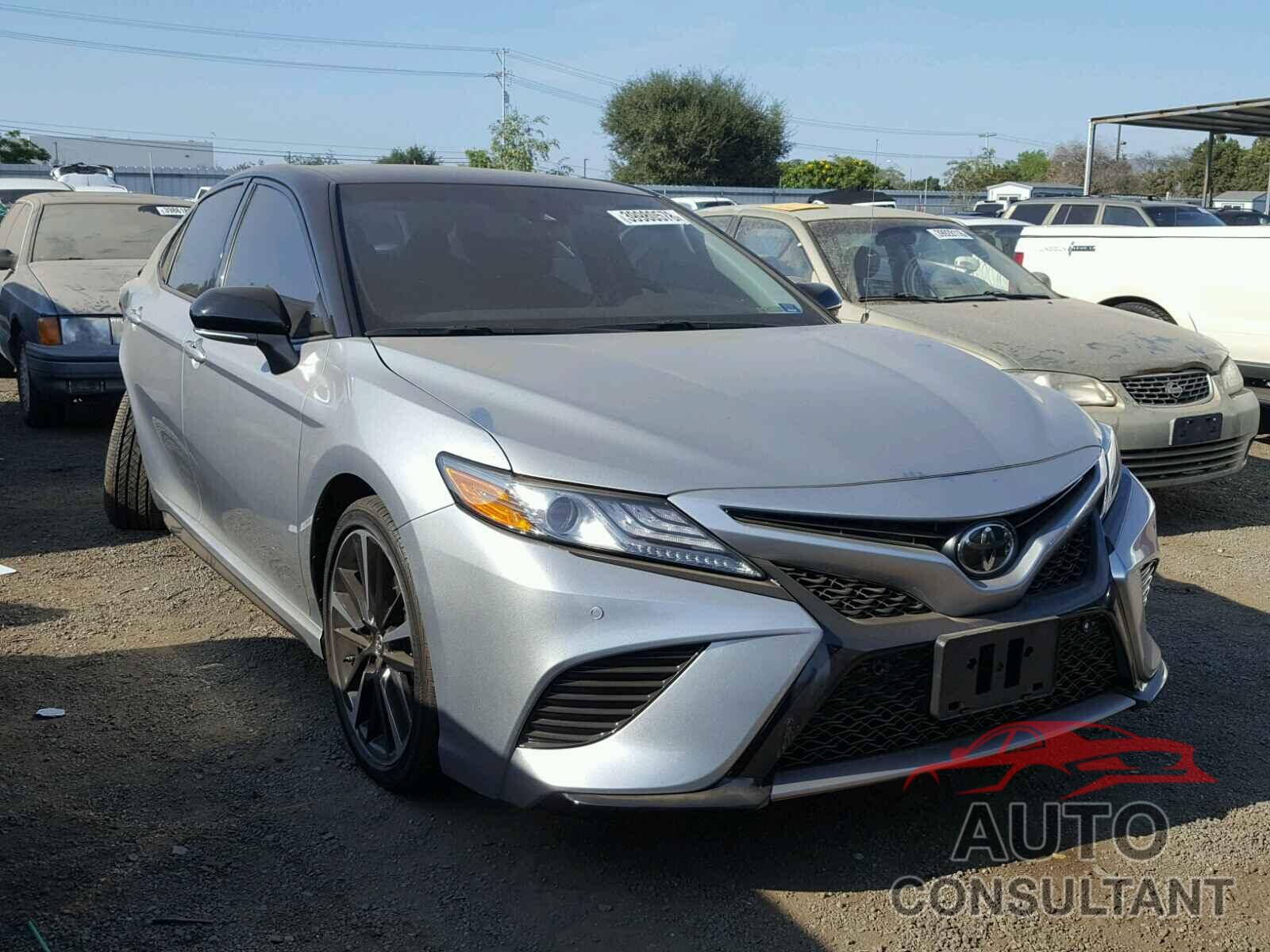 TOYOTA CAMRY 2018 - 4T1B61HKXJU095983