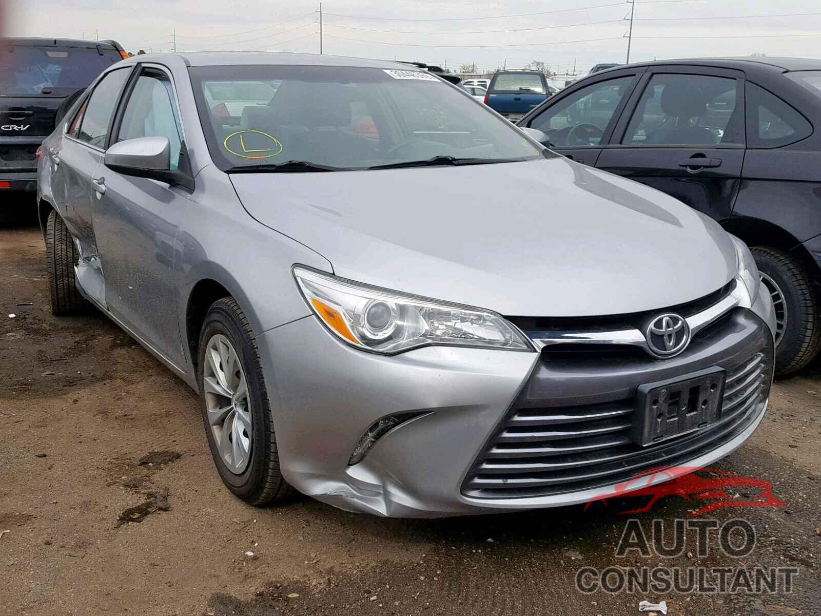 TOYOTA CAMRY 2015 - 2T1BURHEXJC074552