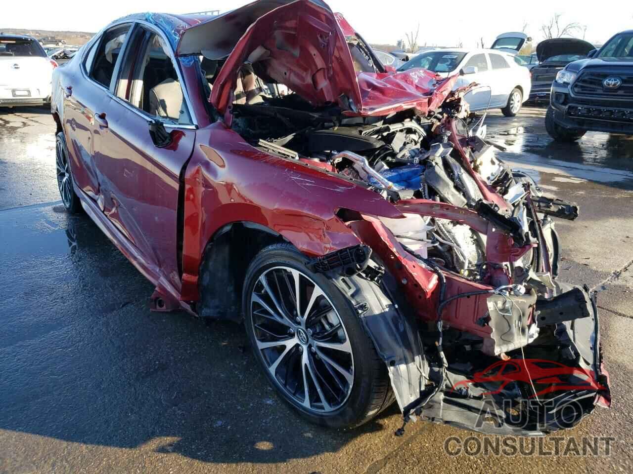 TOYOTA CAMRY 2018 - 4T1B11HK8JU675134