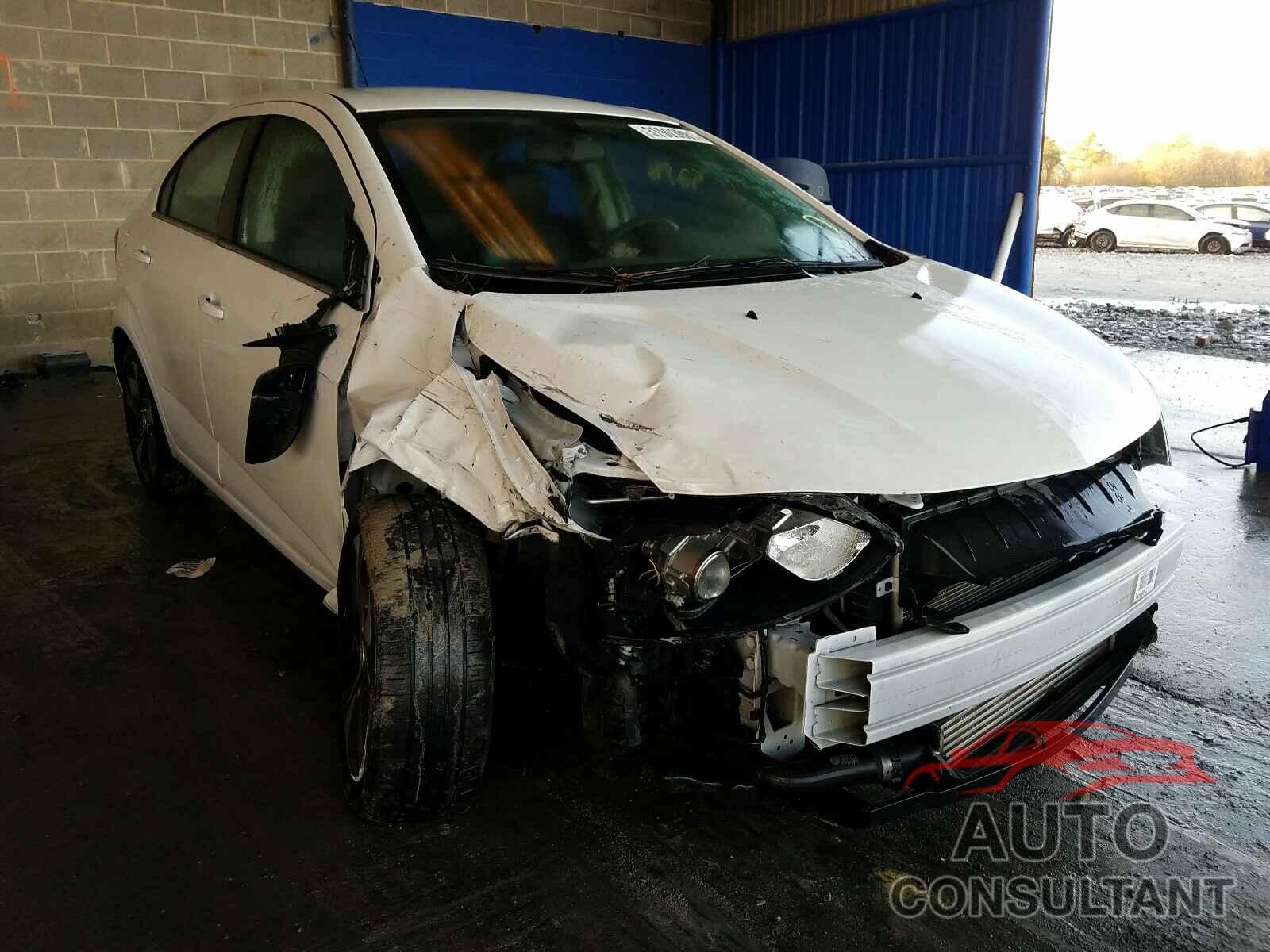 CHEVROLET SONIC 2018 - ZACNJBAB8KPK24805