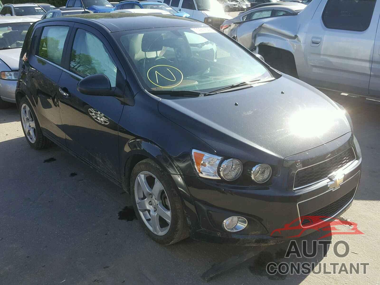 CHEVROLET SONIC 2015 - 1G1JE6SB8F4205373