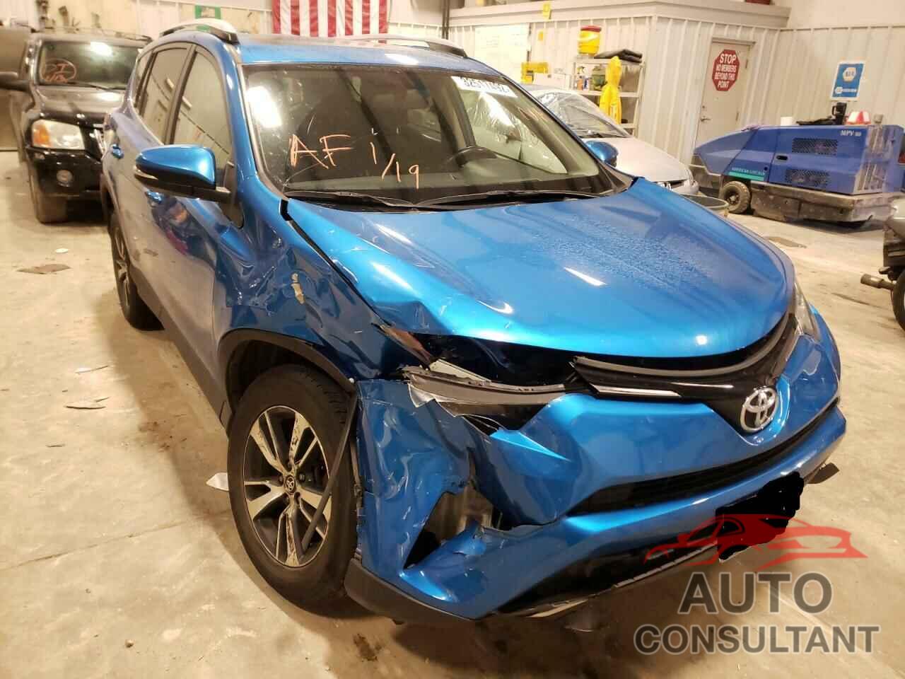 TOYOTA RAV4 2016 - JTMRFREV1GJ101535