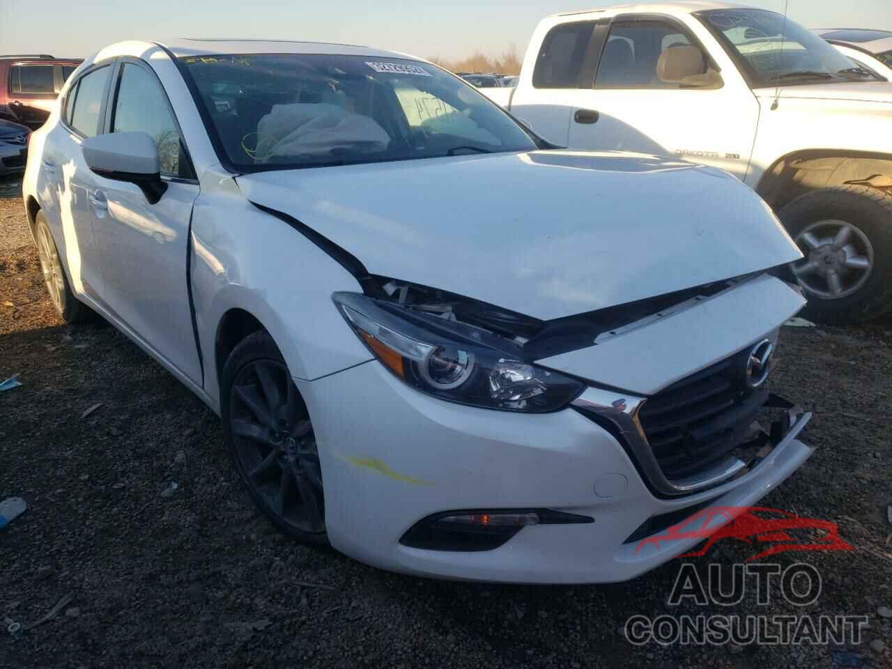 MAZDA 3 2018 - 3MZBN1L33JM274018