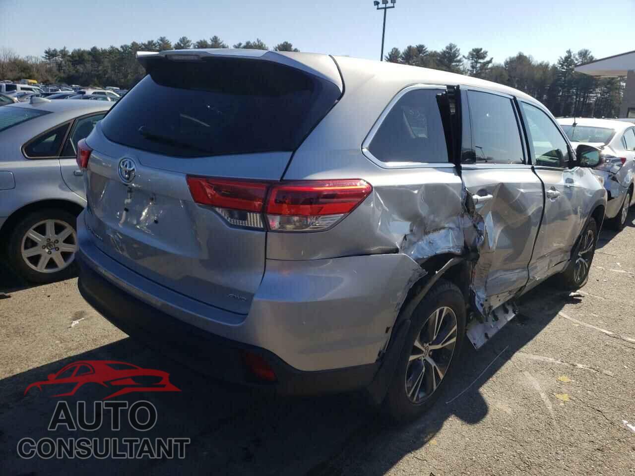 TOYOTA HIGHLANDER 2018 - 5TDBZRFH9JS884325