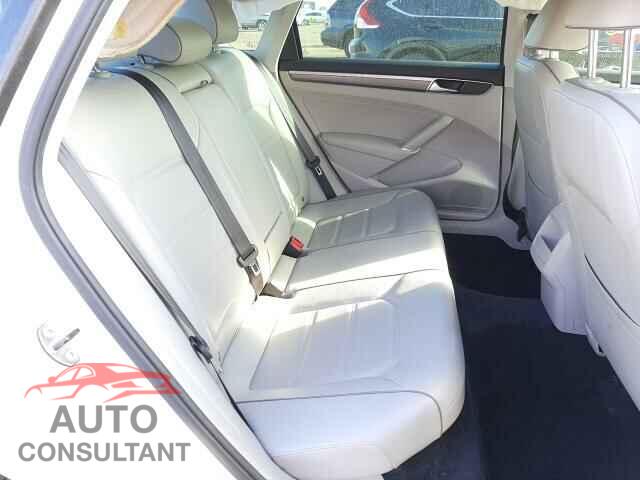 VOLKSWAGEN PASSAT 2018 - 1VWAA7A34JC007775