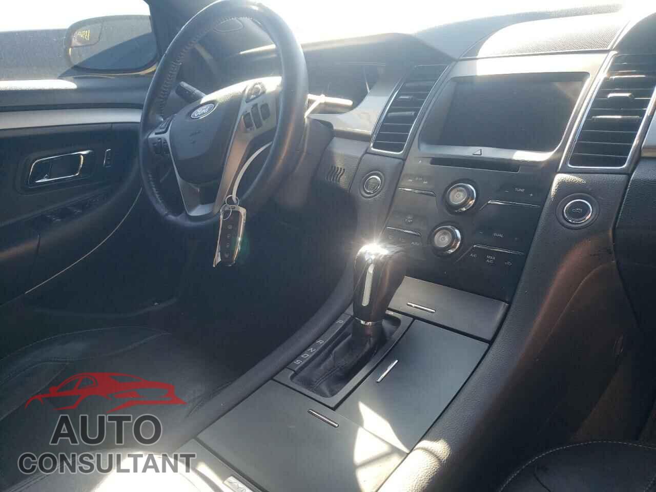 FORD TAURUS 2017 - 1FAHP2E85HG123231