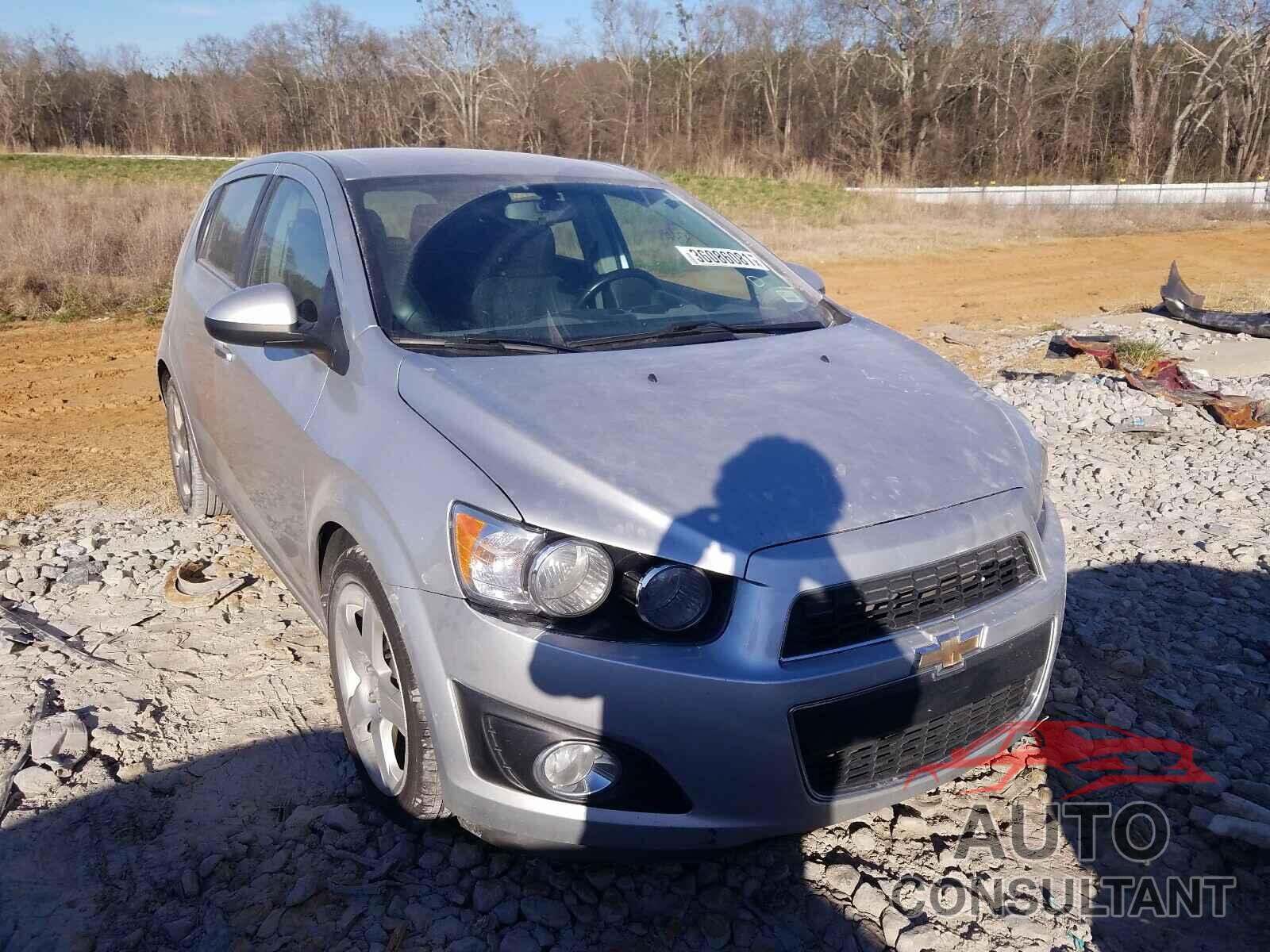 CHEVROLET SONIC 2016 - 1G1JE6SB3G4143687