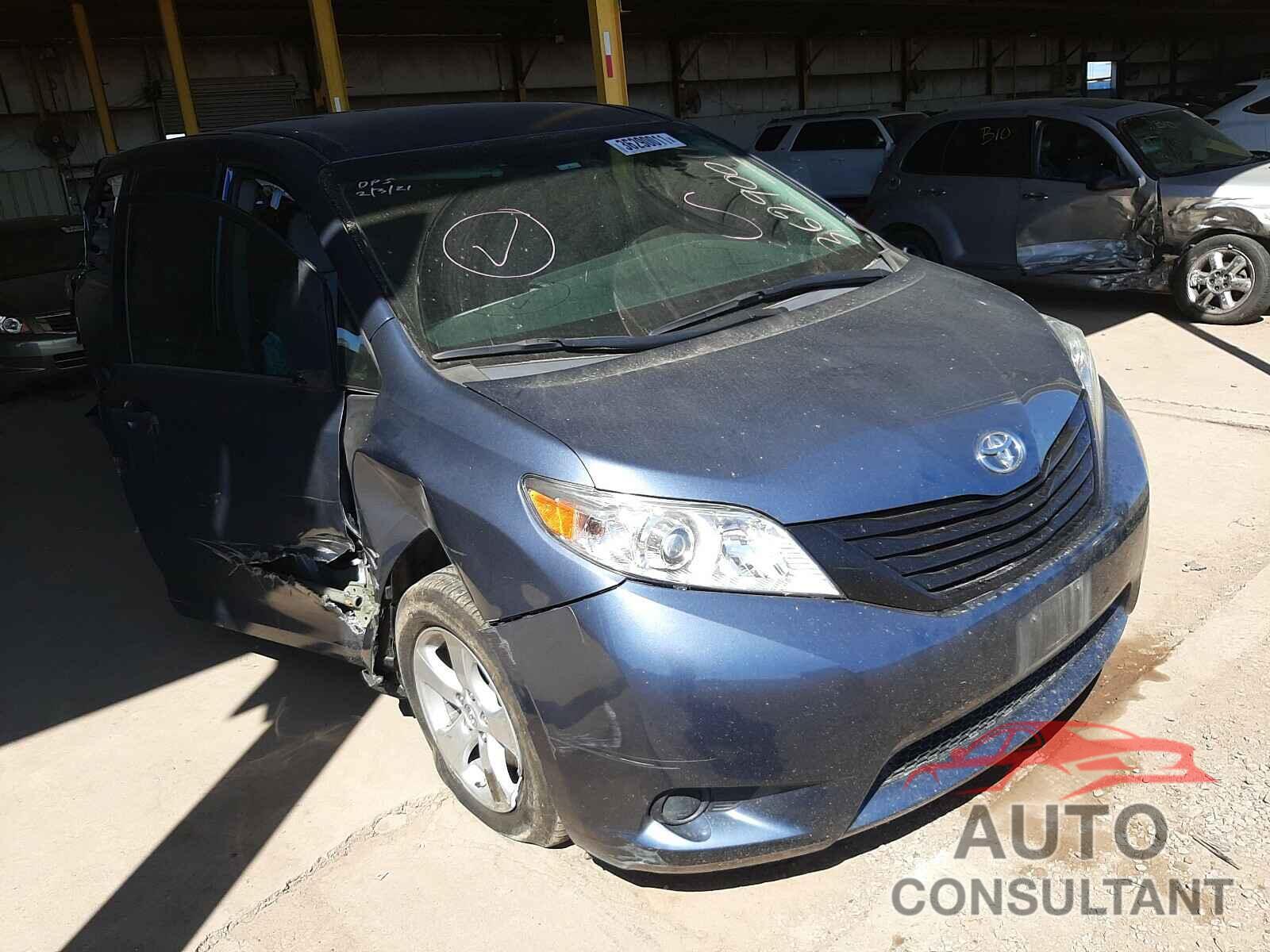 TOYOTA SIENNA 2017 - 5TDZZ3DC7HS877208