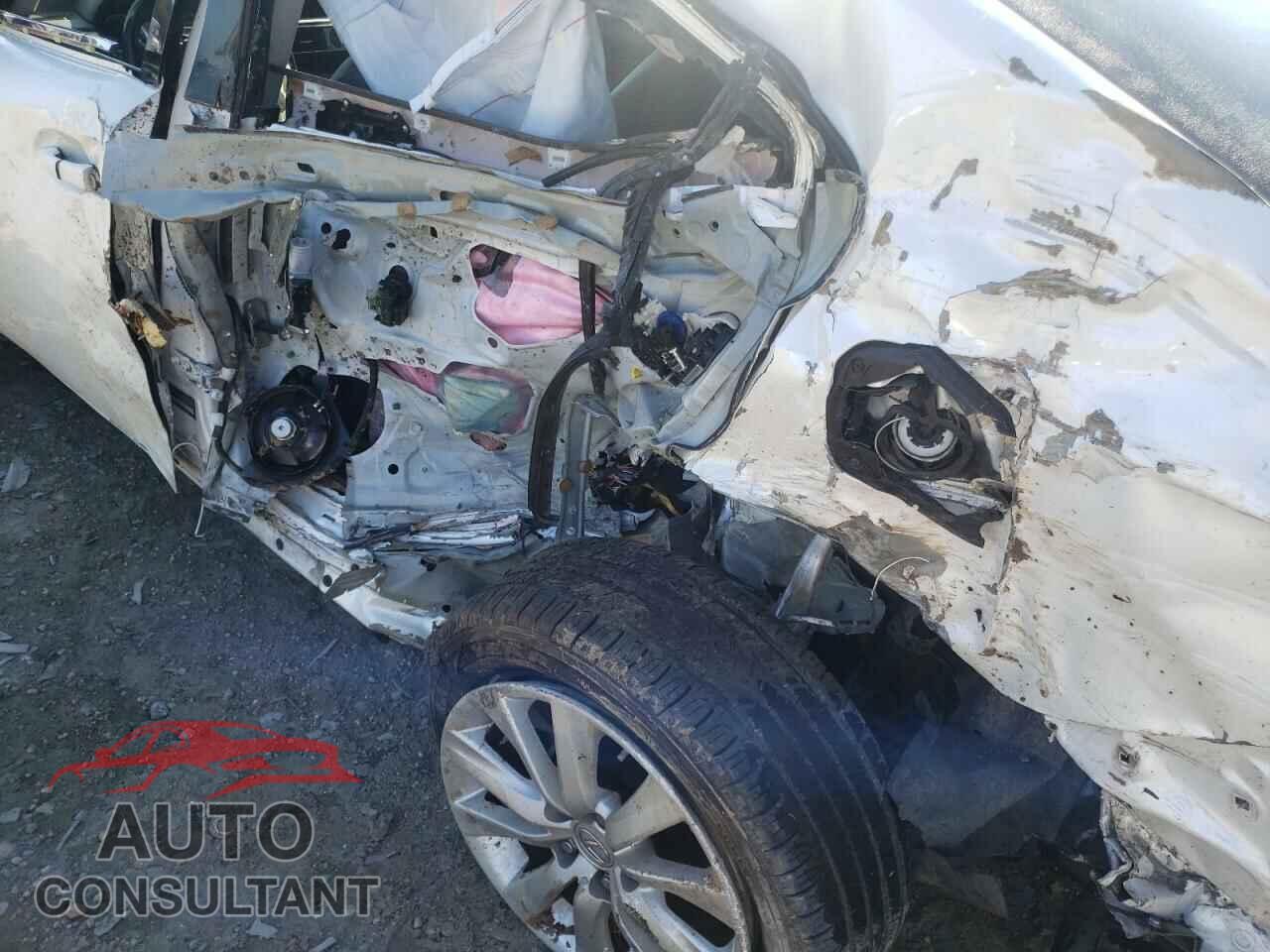 LEXUS IS 2016 - JTHBA1D26G5027061