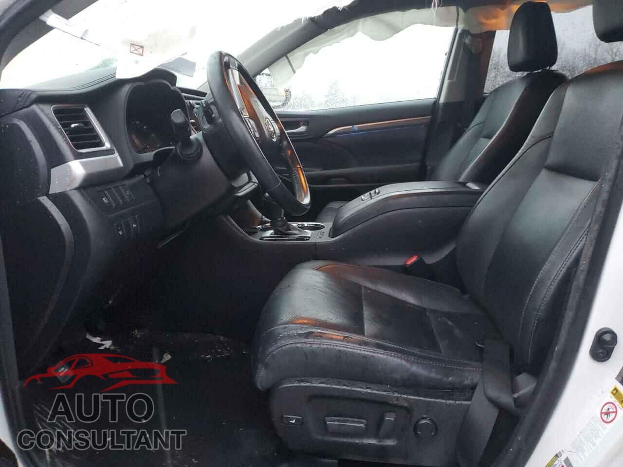 TOYOTA HIGHLANDER 2018 - 5TDDGRFH5JS040507