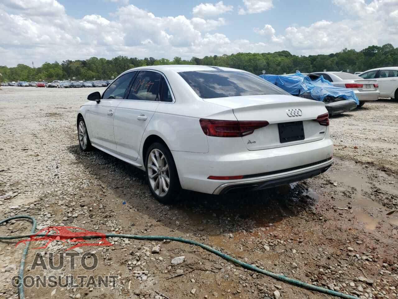 AUDI A4 2019 - WAUDNAF4XKA013660