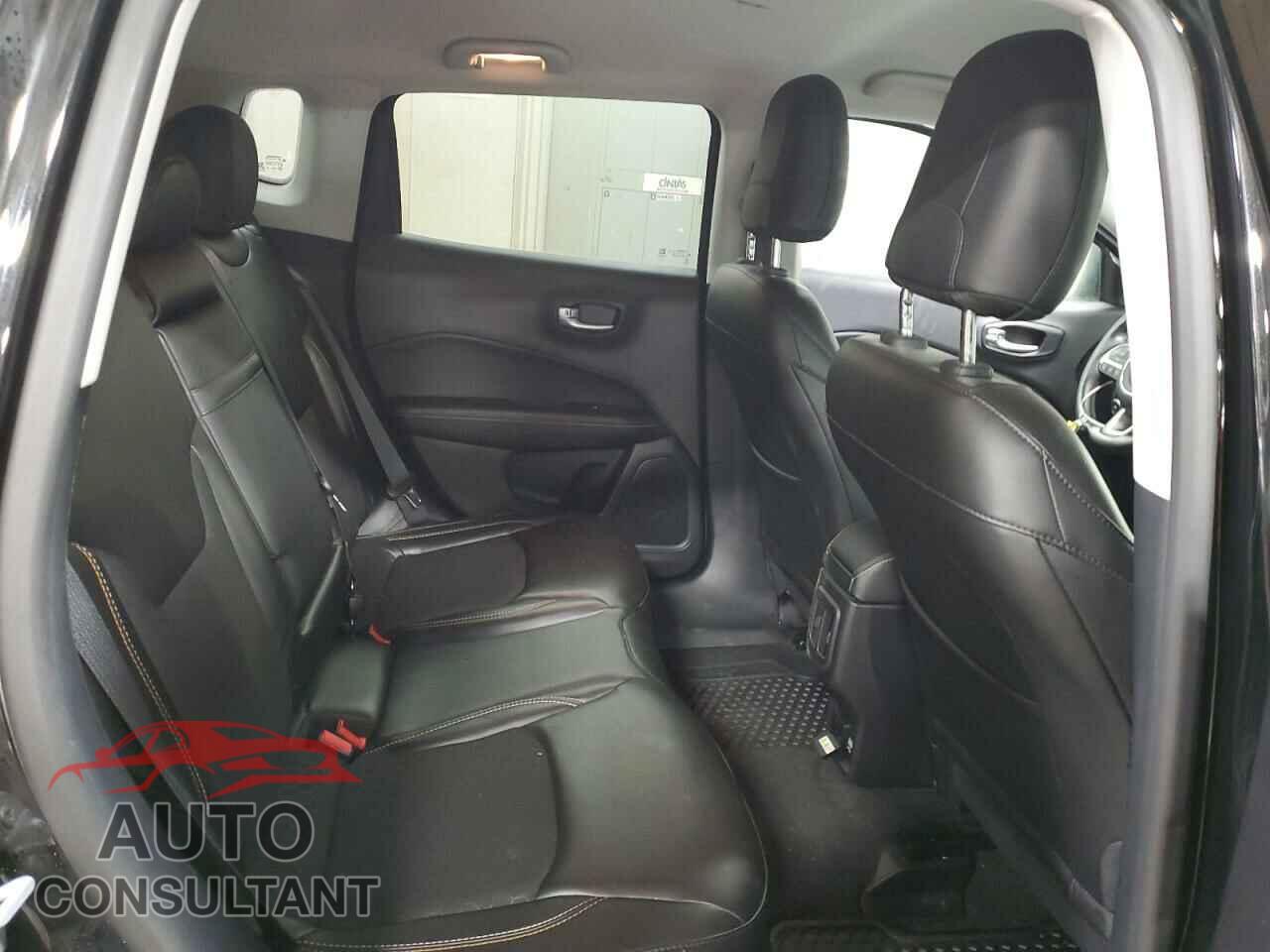 JEEP COMPASS 2018 - 3C4NJDBB9JT342981