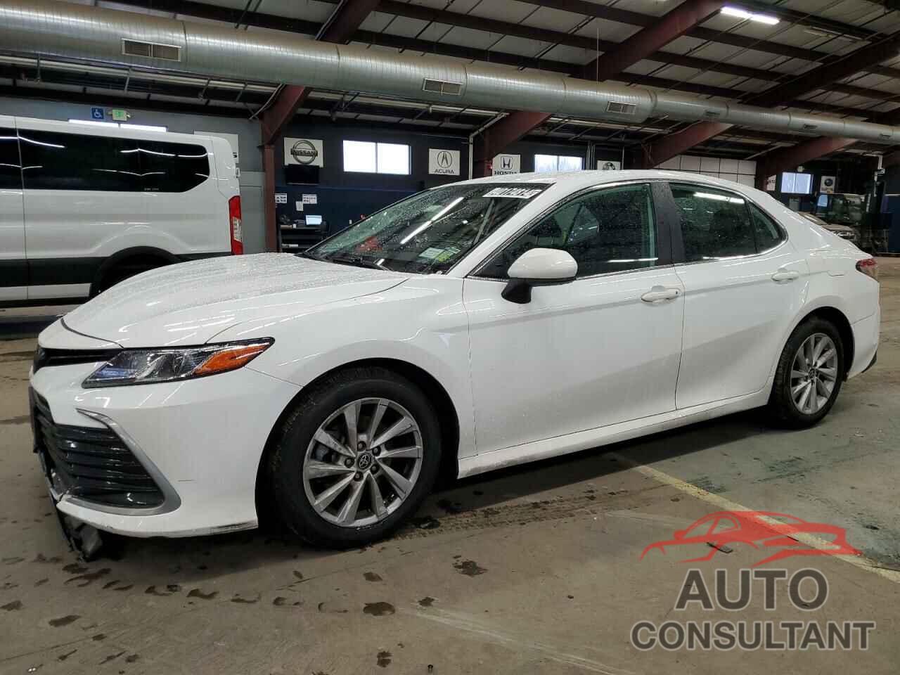 TOYOTA CAMRY 2022 - 4T1C11AK8NU648374