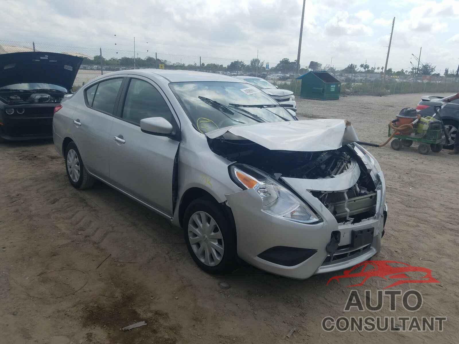 NISSAN VERSA 2019 - 3N1CN7AP1KL851980