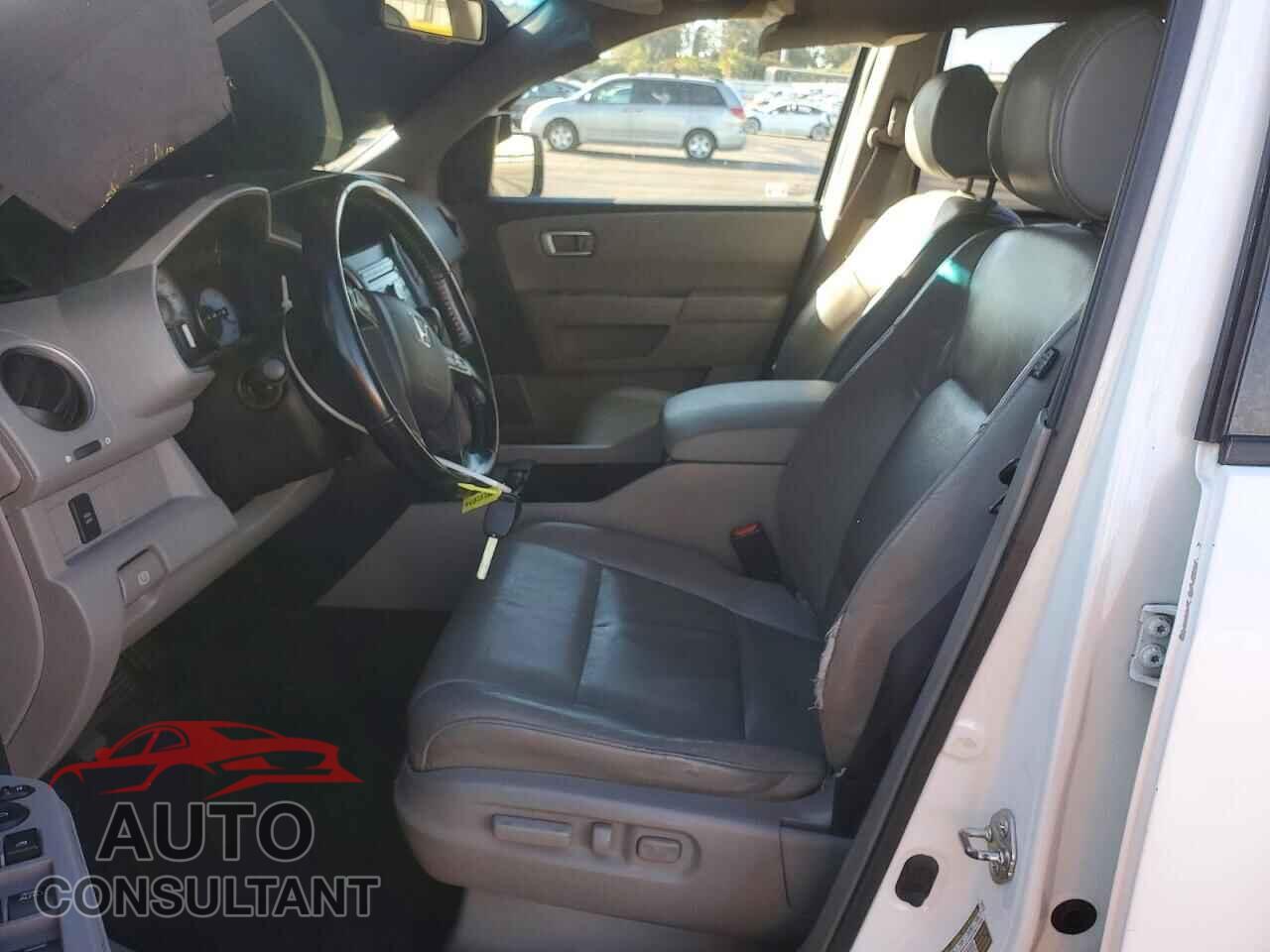 HONDA PILOT 2010 - 5FNYF3H53AB015372
