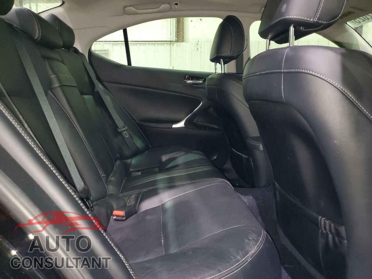 LEXUS IS 2011 - JTHCF5C27B5046418