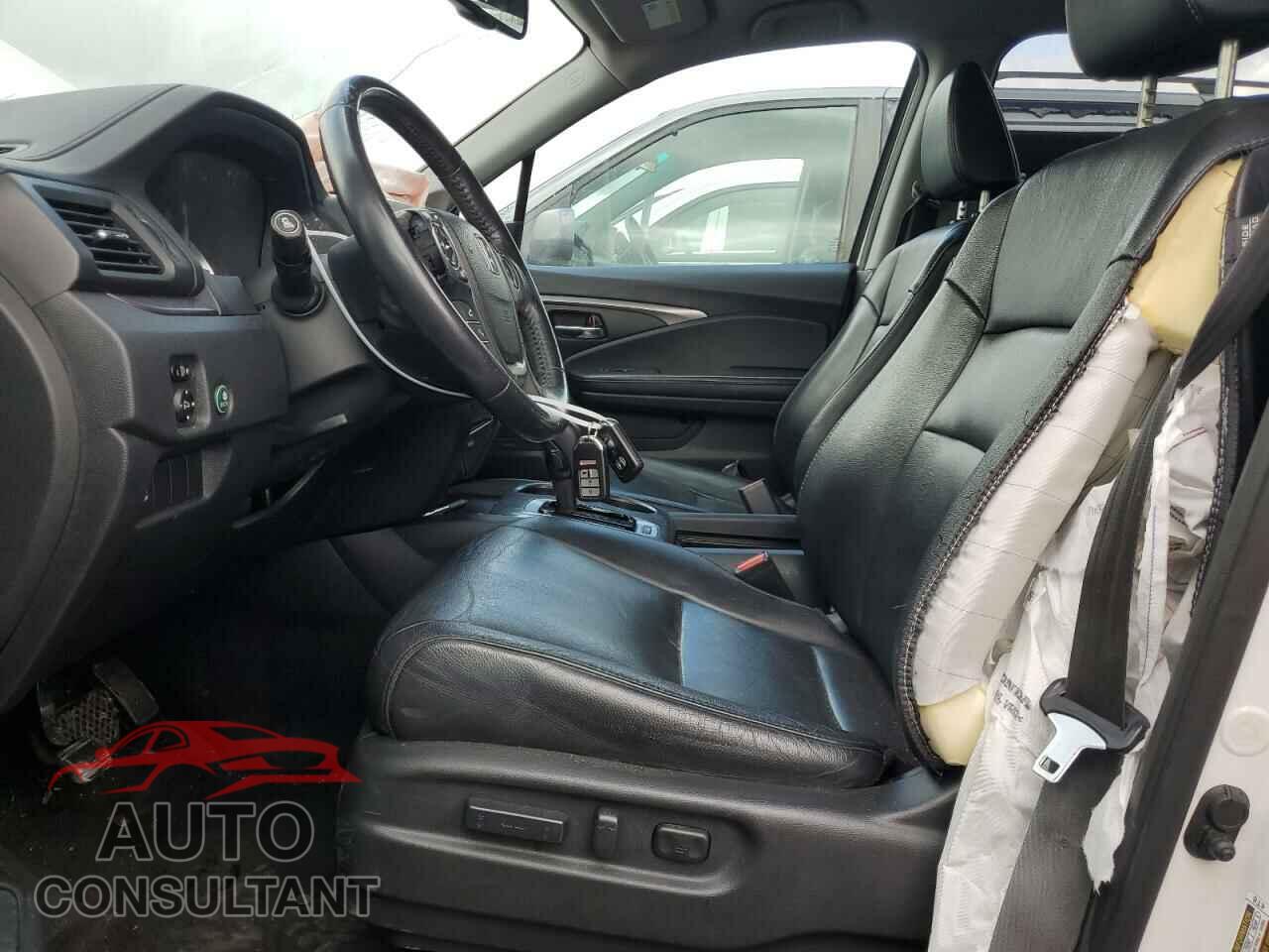 HONDA PILOT 2017 - 5FNYF6H59HB032608