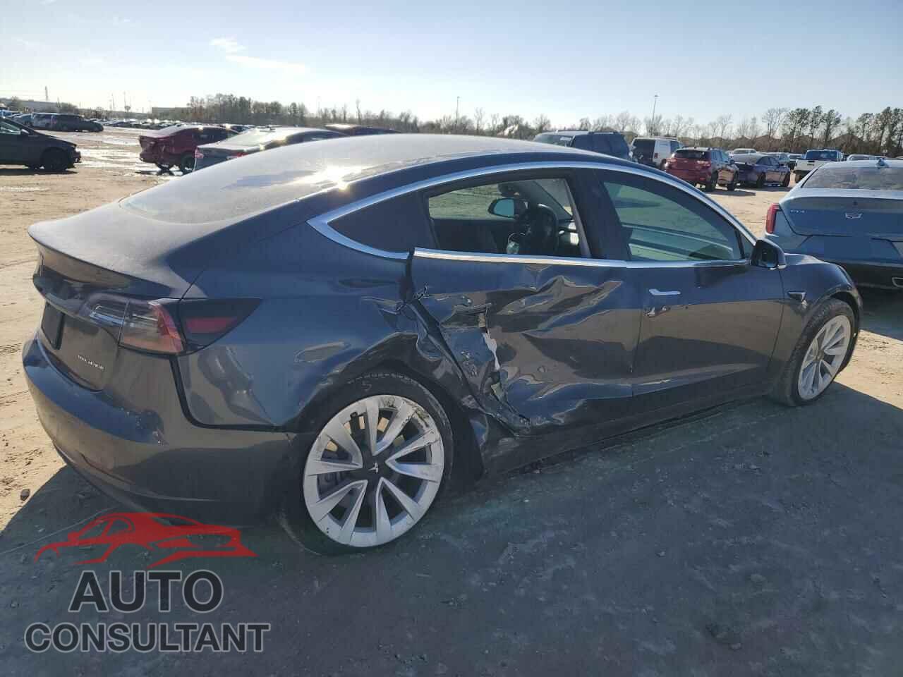 TESLA MODEL 3 2018 - 5YJ3E1EB4JF121180