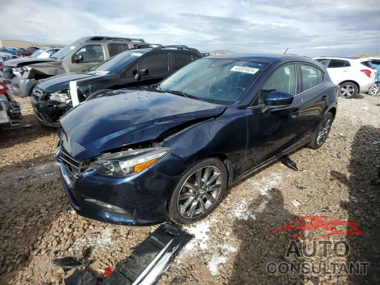 MAZDA 3 2018 - 3MZBN1L31JM183328