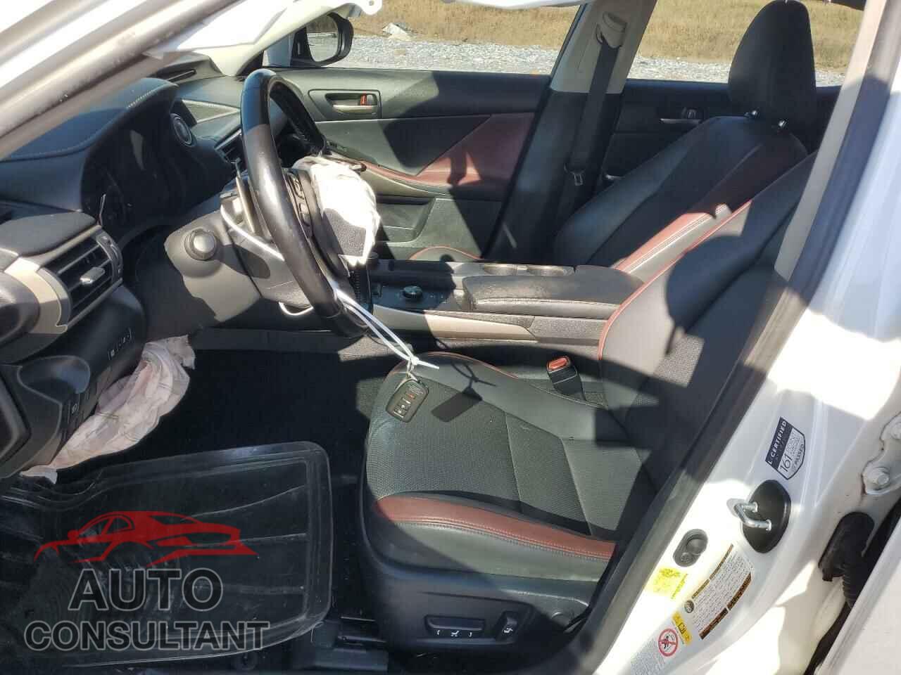 LEXUS IS 2017 - JTHBA1D28H5058023