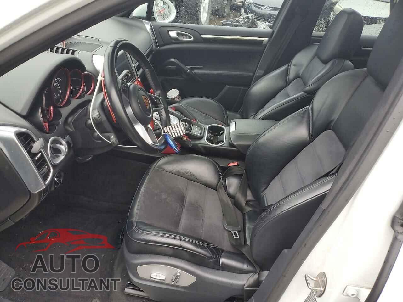 PORSCHE CAYENNE 2018 - WP1AA2A2XJKA02081