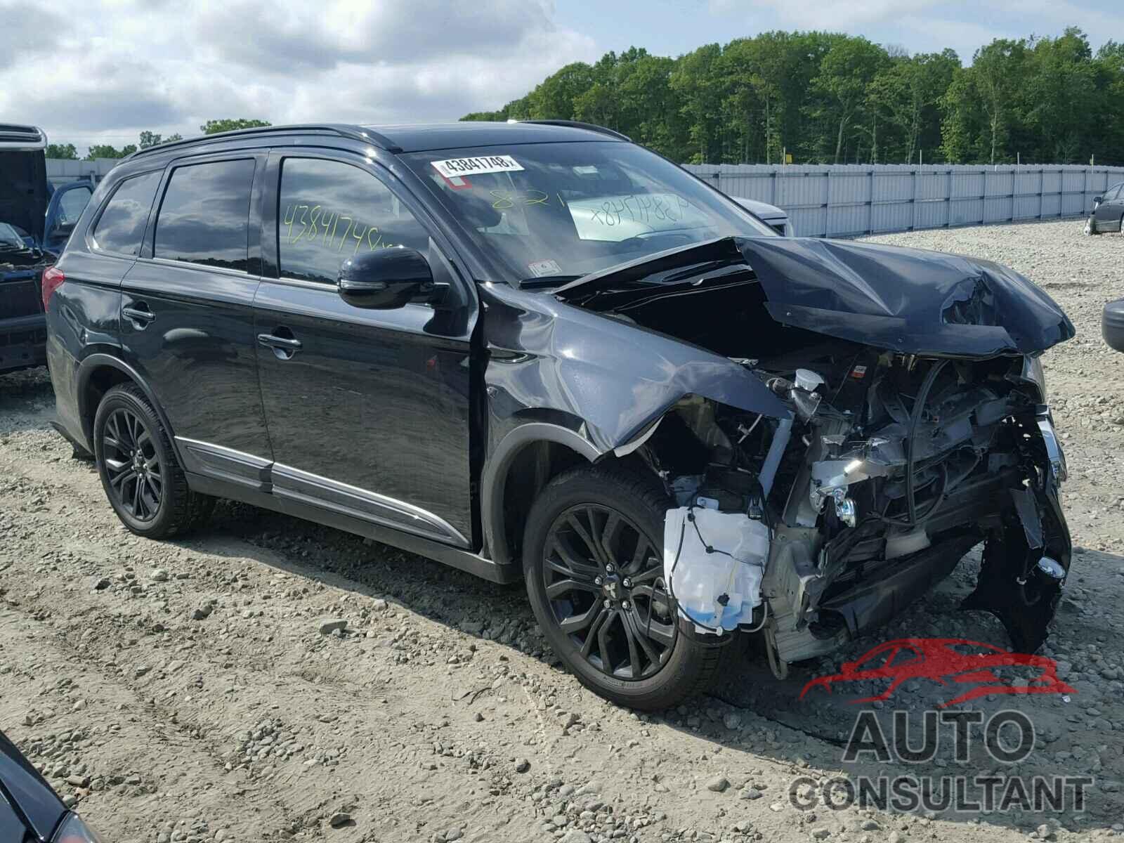 MITSUBISHI OUTLANDER SE 2018 - JA4AZ3A34JZ049021