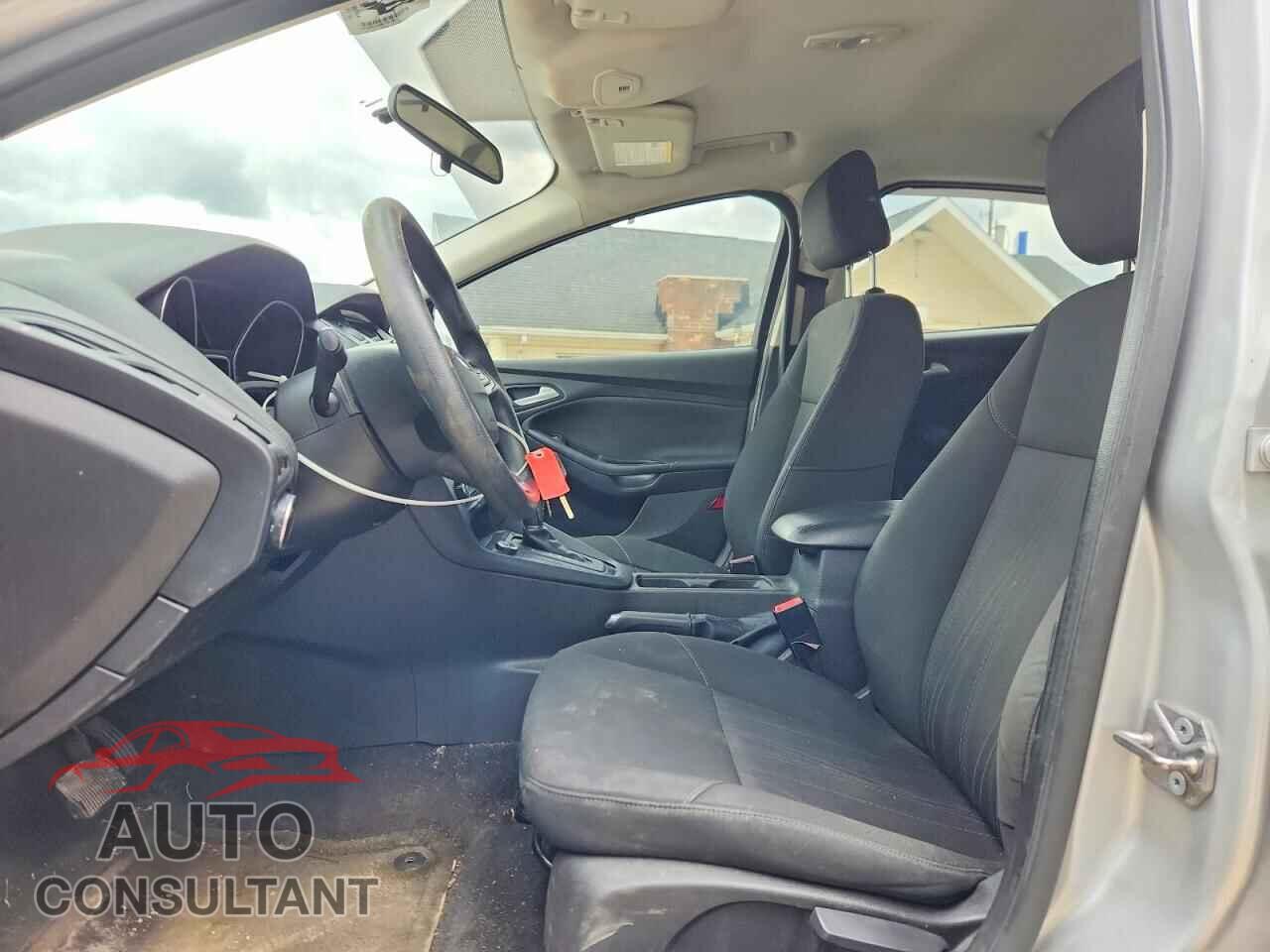 FORD FOCUS 2015 - 1FADP3F20FL276876