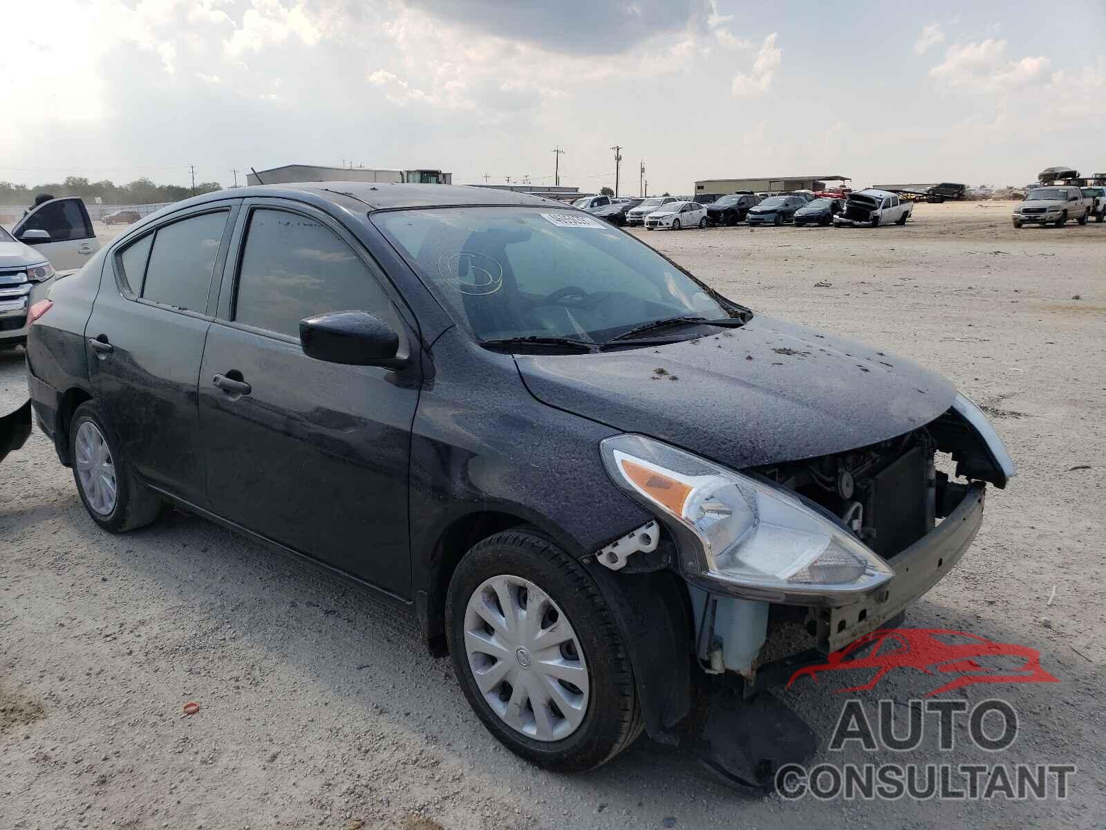NISSAN VERSA 2018 - 3N1CN7AP9JL802329