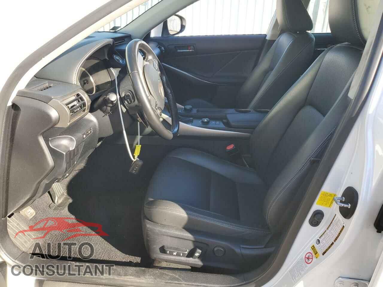 LEXUS IS 2016 - JTHBA1D23G5031150