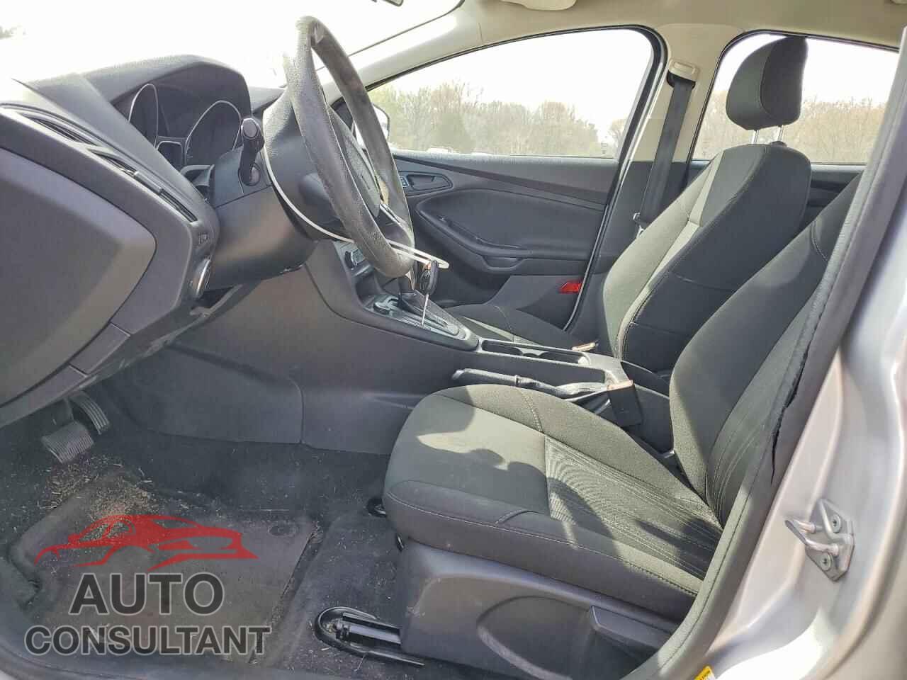 FORD FOCUS 2017 - 1FADP3E20HL294220