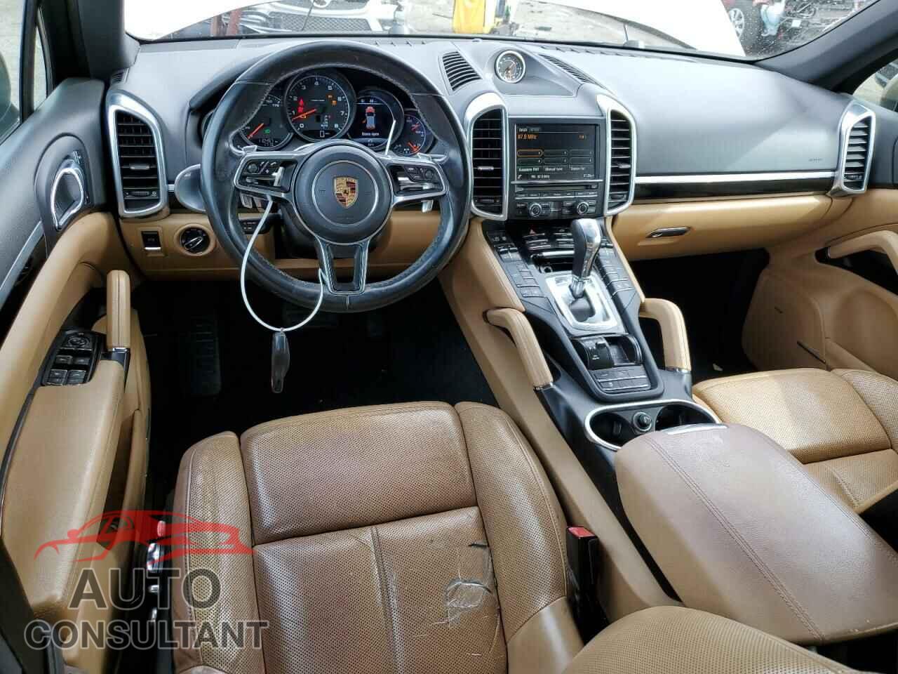 PORSCHE CAYENNE 2016 - WP1AA2A29GKA14540
