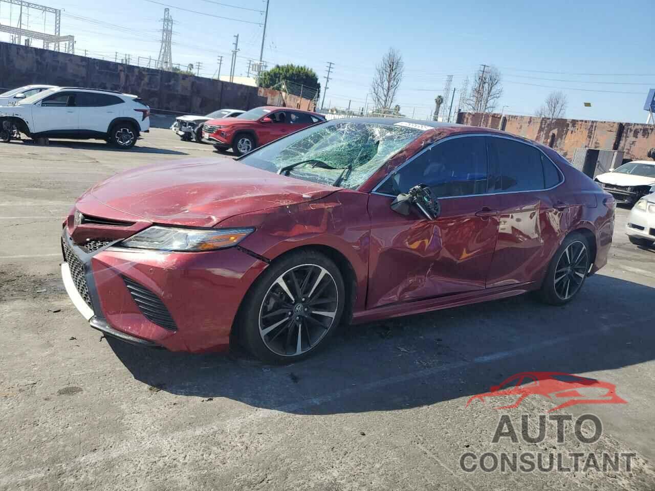 TOYOTA CAMRY 2018 - 4T1B61HK3JU563990