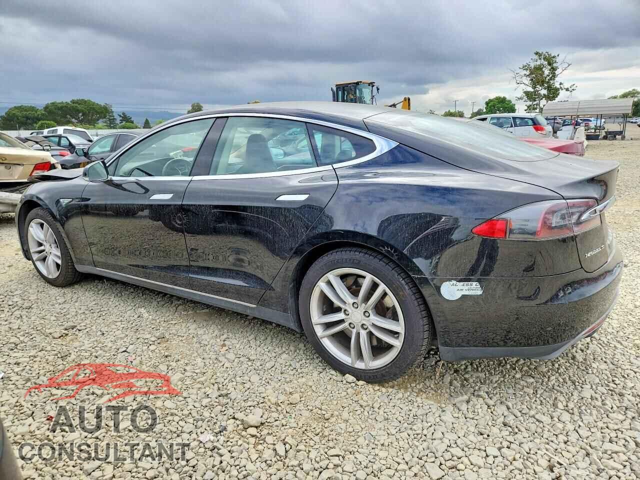 TESLA MODEL S 2014 - 5YJSA1H14EFP44685