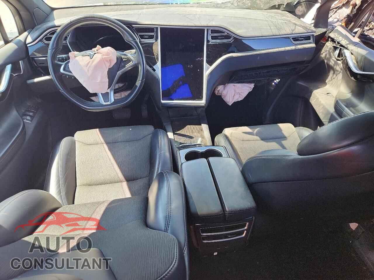 TESLA MODEL X 2018 - 5YJXCBE23JF090047
