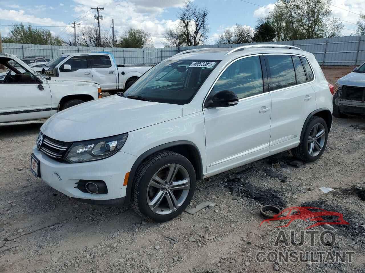 VOLKSWAGEN TIGUAN 2017 - WVGUV7AX4HK024725