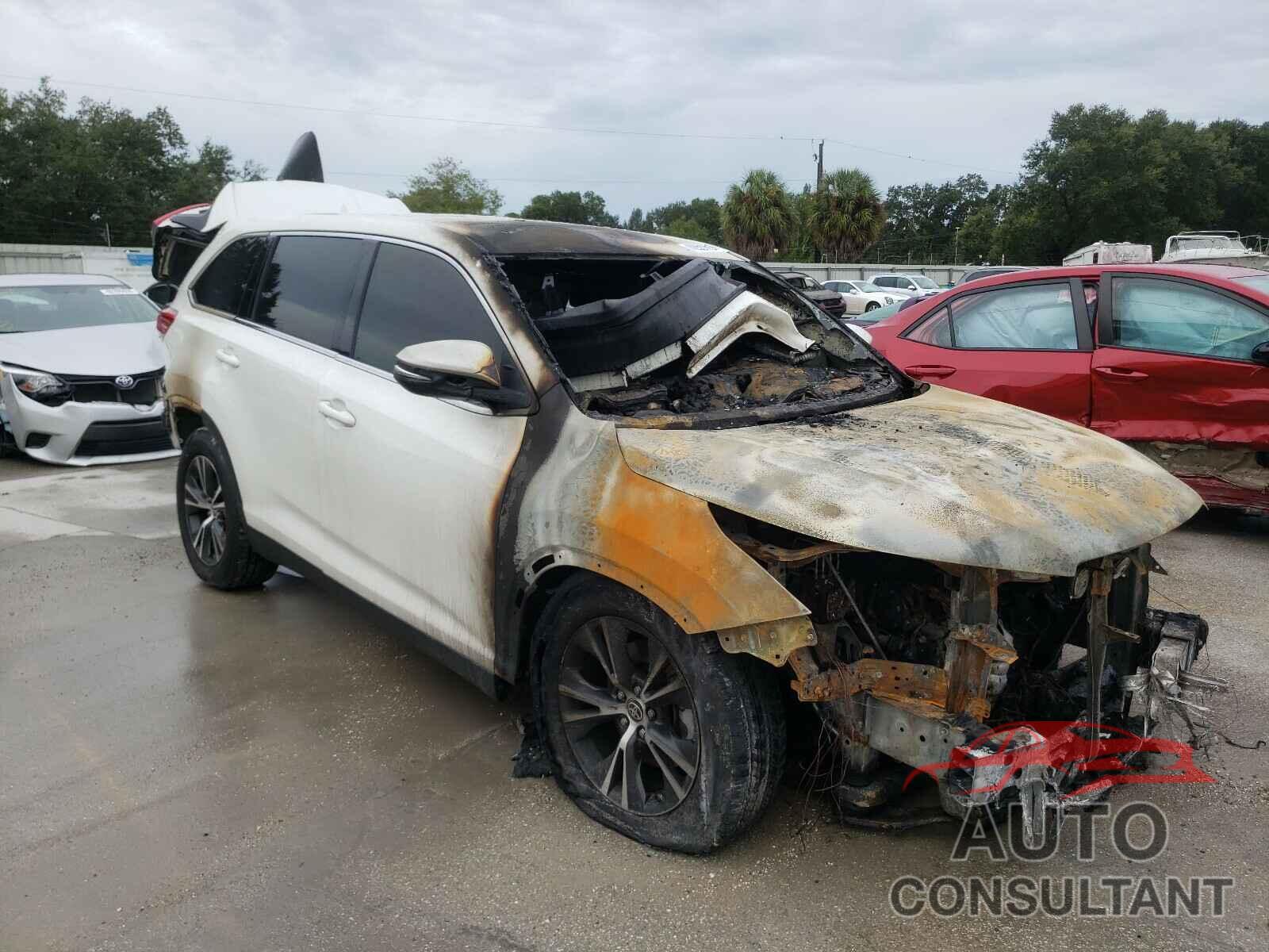 TOYOTA HIGHLANDER 2019 - 5TDZZRFH1KS370095