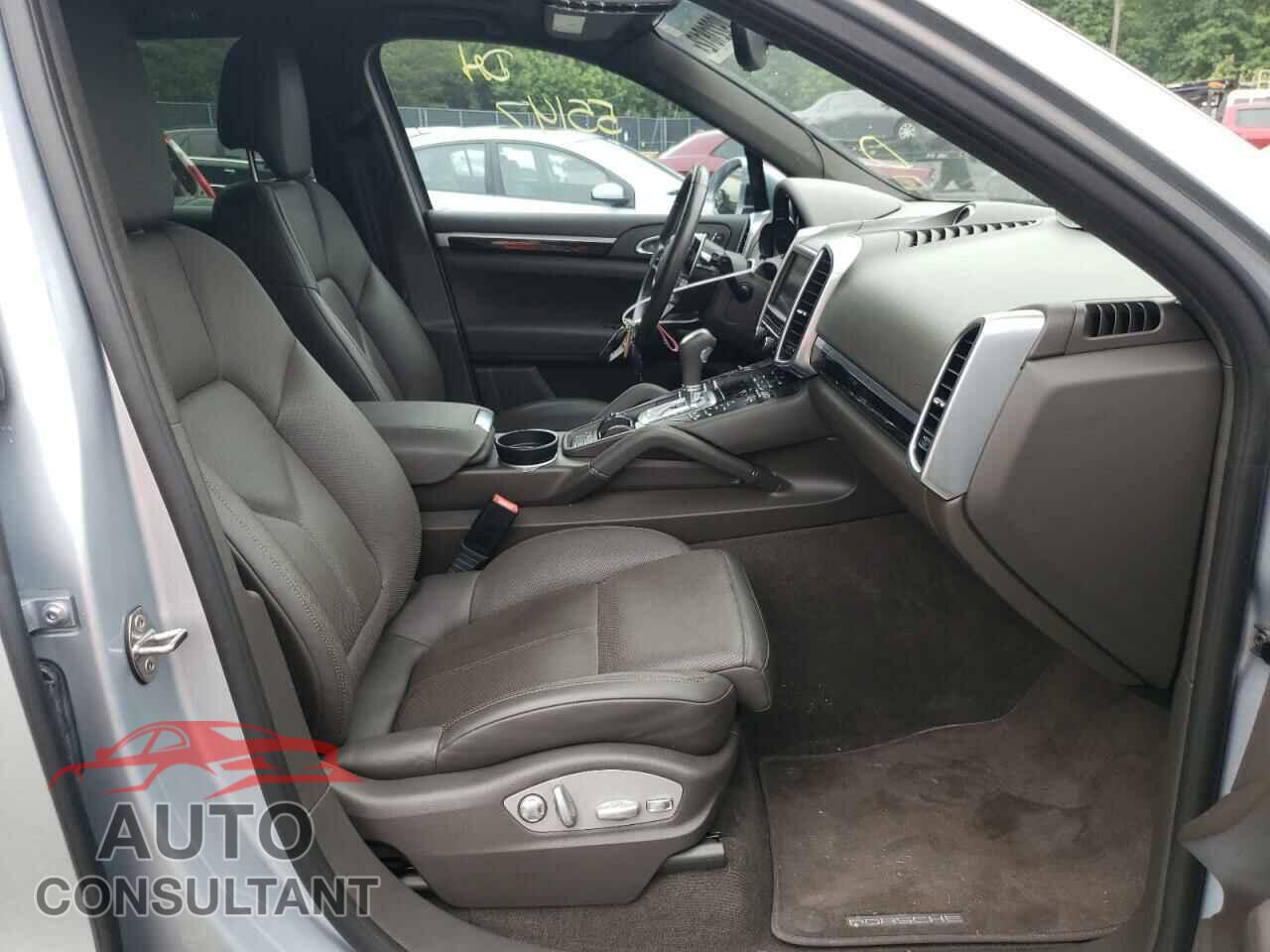 PORSCHE CAYENNE 2016 - WP1AA2A24GKA13294