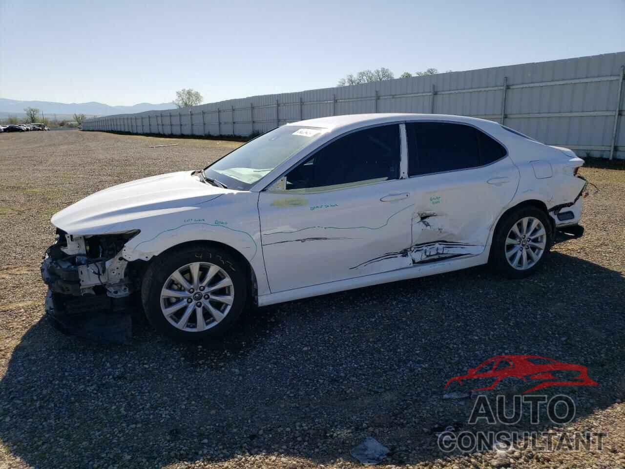 TOYOTA CAMRY 2018 - 4T1B11HK4JU591523