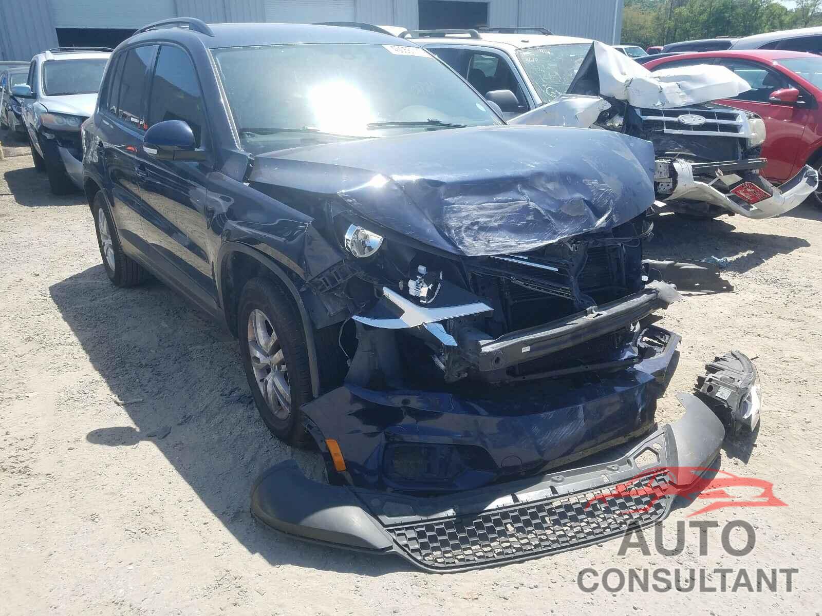 VOLKSWAGEN TIGUAN 2016 - WVGAV7AX8GW600312