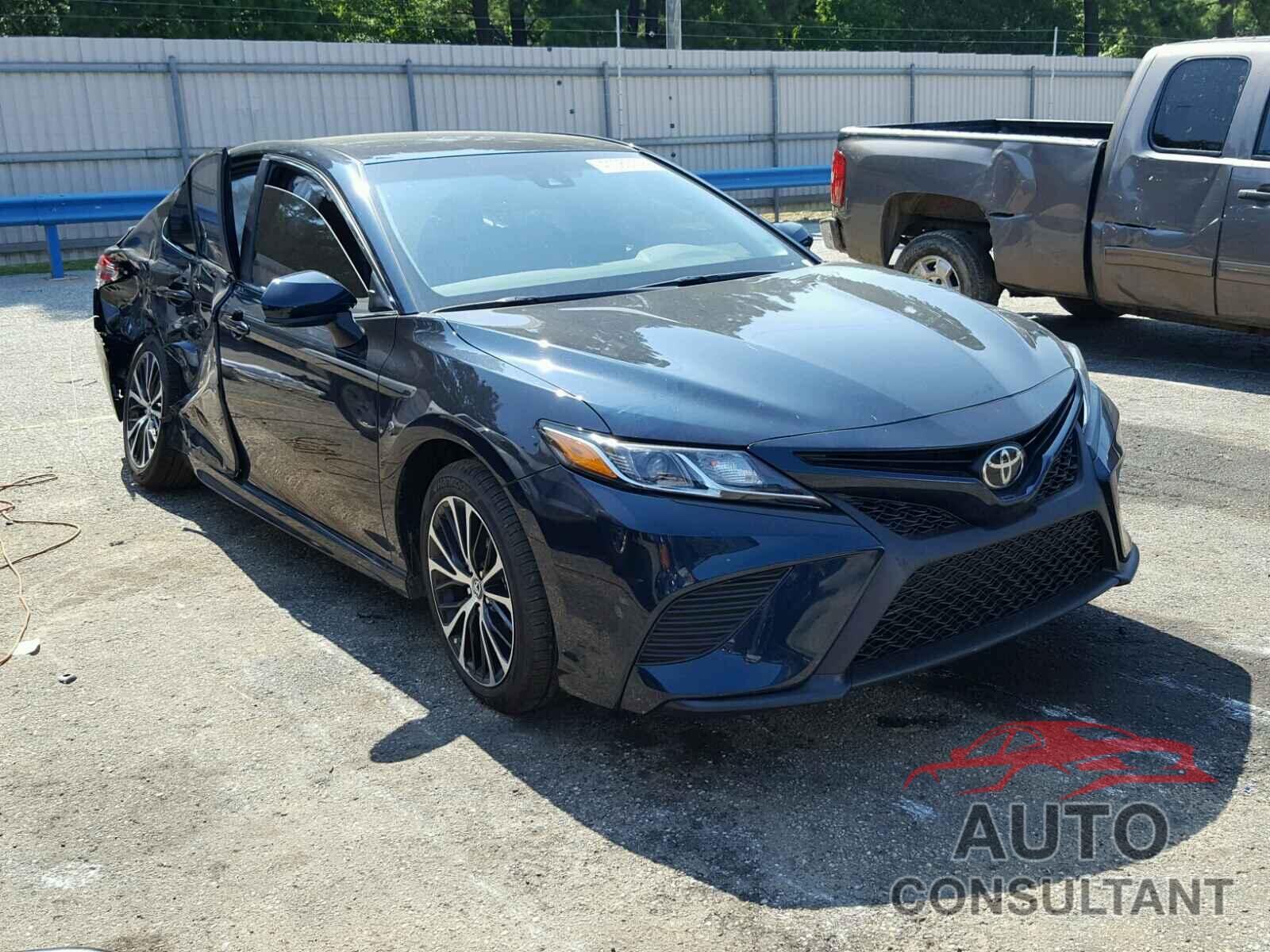 TOYOTA CAMRY 2018 - 4T1B11HK3JU594221