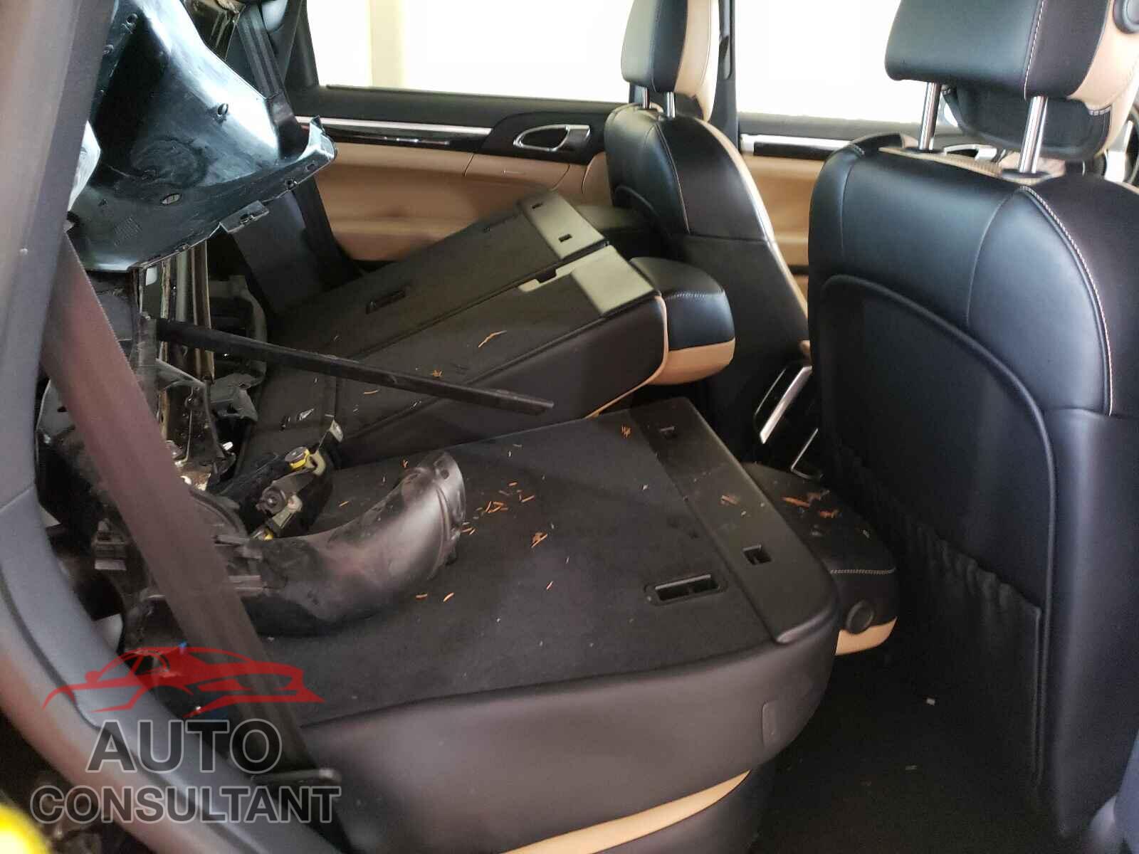 PORSCHE CAYENNE 2018 - WP1AA2A20JKA01697