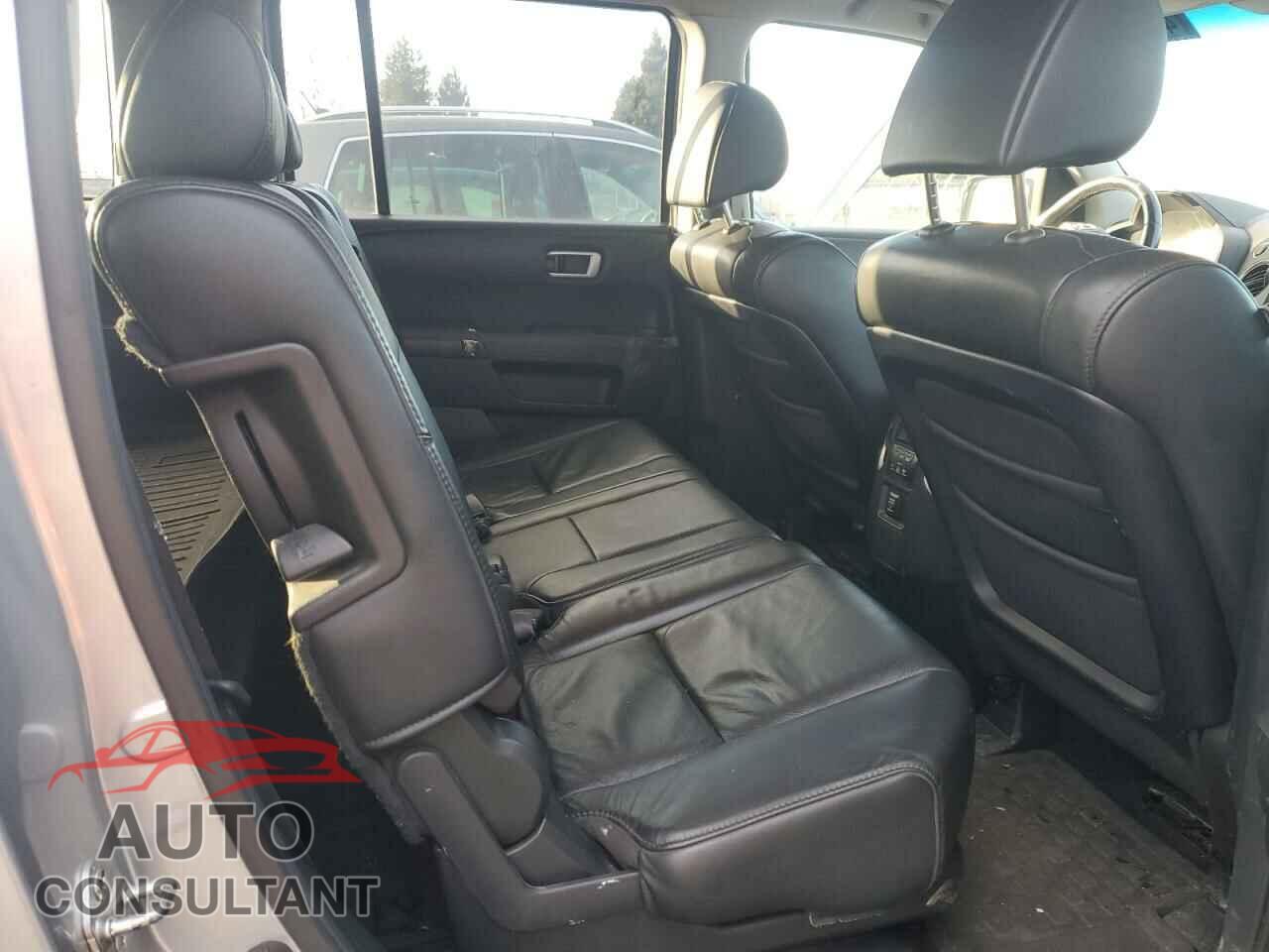 HONDA PILOT 2010 - 5FNYF4H51AB001038